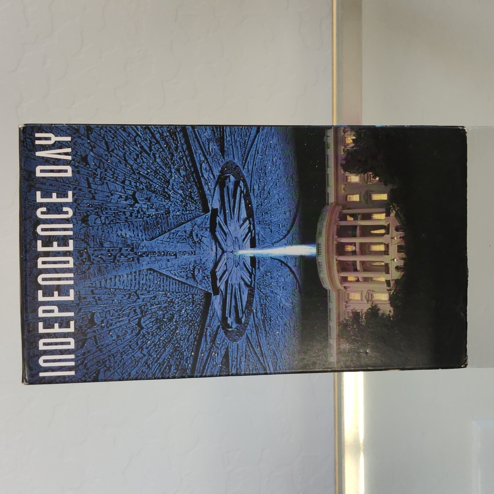 VHS-Like New - Picture 2 of 5